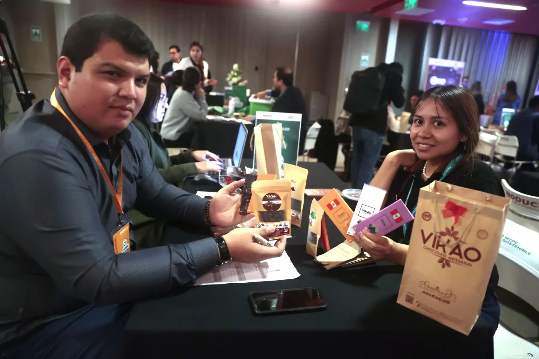 Con gran entusiasmo se realiza la inauguración de la Rueda de Negocios Nacional de la XVI edición del Salón del Cacao y Chocolate en el Centro de Convenciones de Lima.  
Foto: ANDINA/ Vidal Tarqui