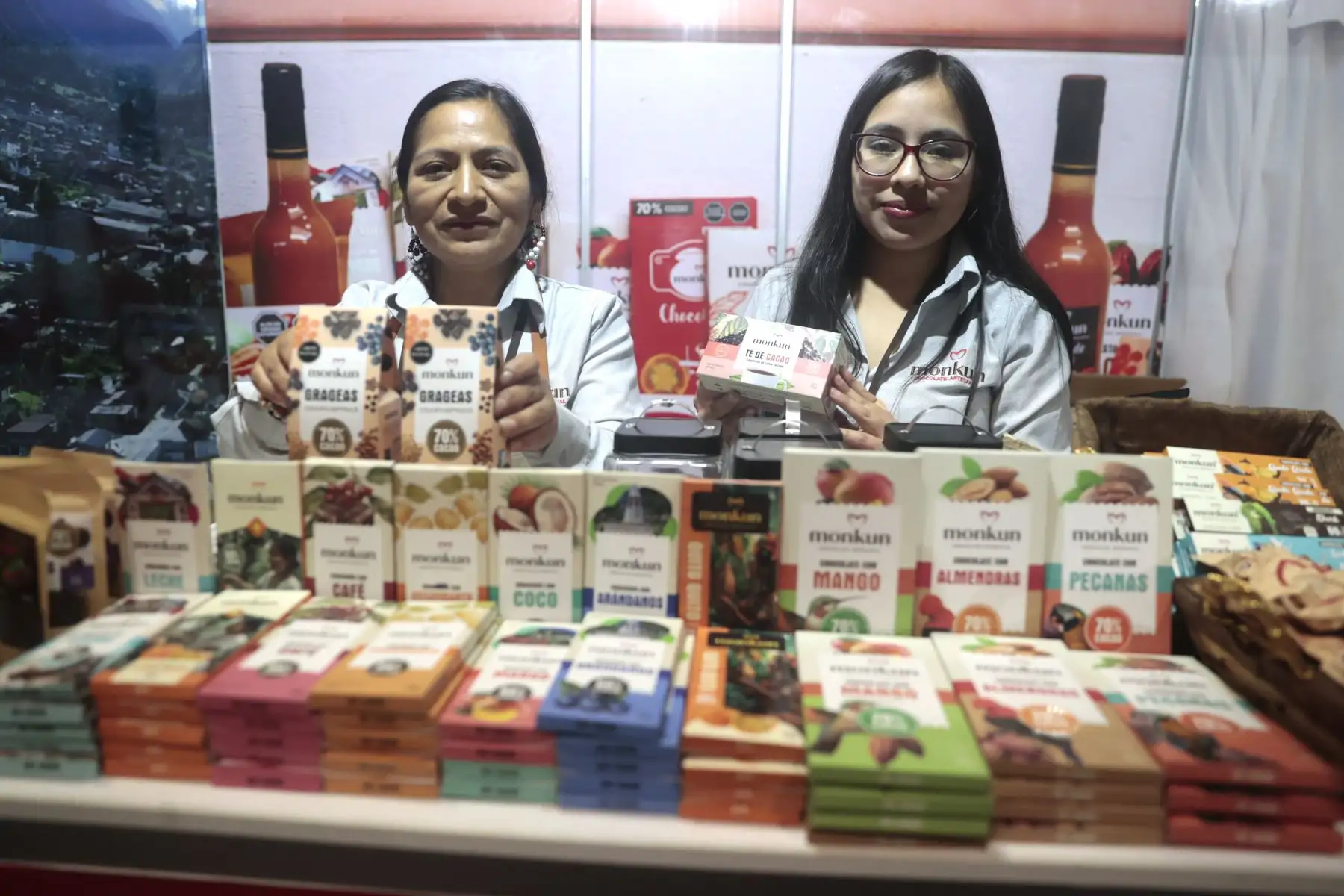 Con gran entusiasmo se realiza la inauguración de la Rueda de Negocios Nacional de la XVI edición del Salón del Cacao y Chocolate en el Centro de Convenciones de Lima.  
Foto: ANDINA/ Vidal Tarqui