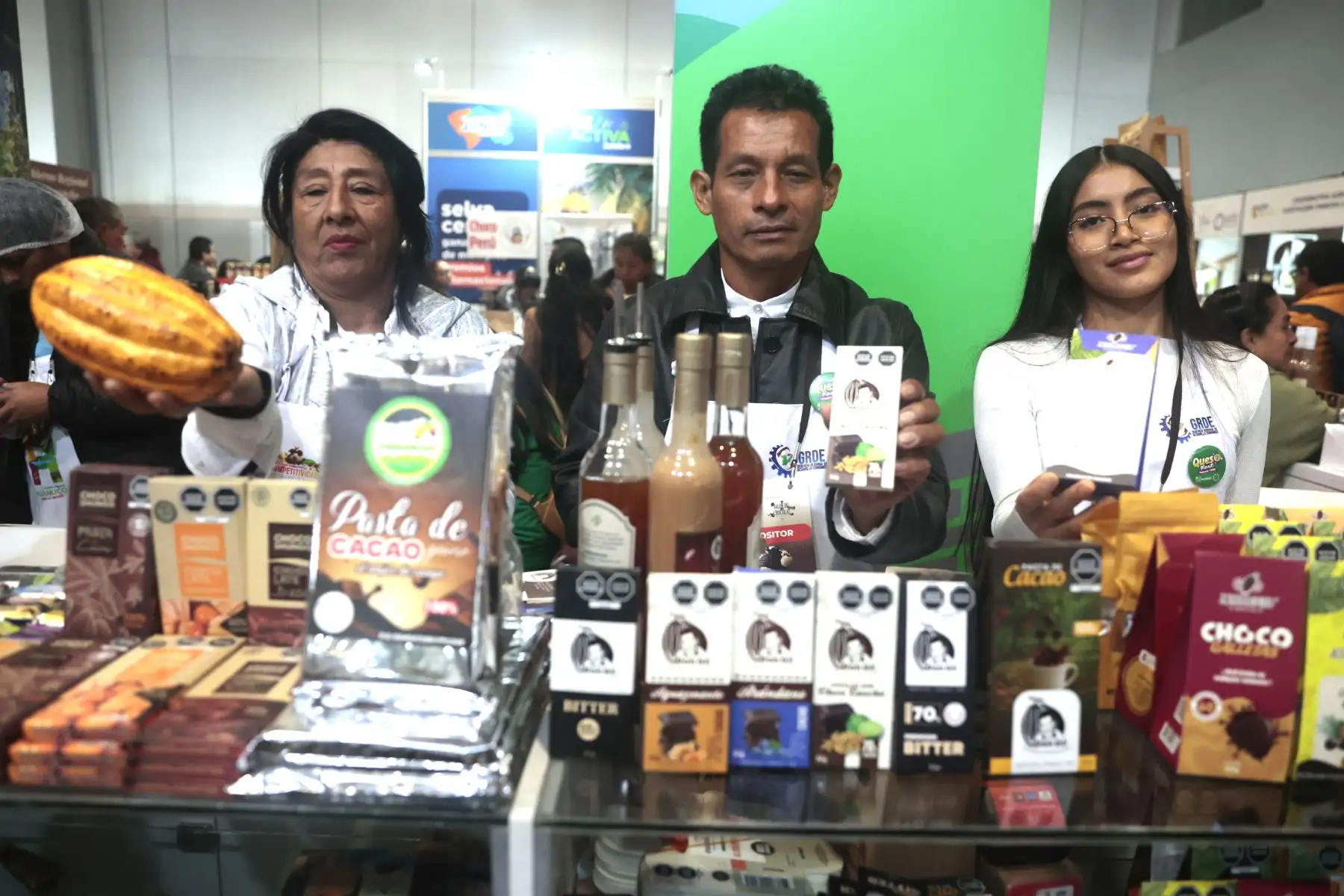 Con gran entusiasmo se realiza la inauguración de la Rueda de Negocios Nacional de la XVI edición del Salón del Cacao y Chocolate en el Centro de Convenciones de Lima.  
Foto: ANDINA/ Vidal Tarqui
