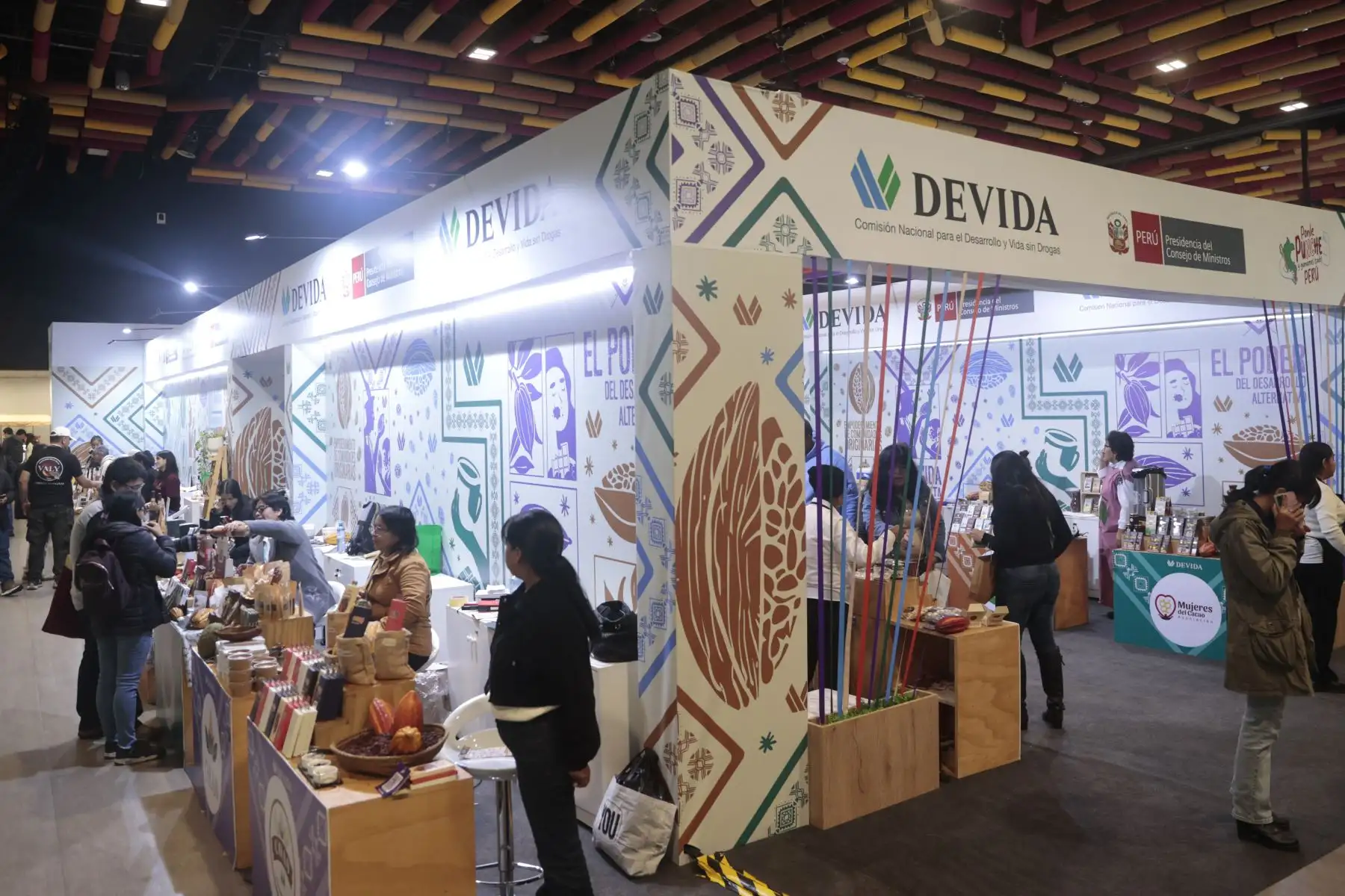 El ministro de la Producción, Sergio González participa en la inauguración de la Rueda de Negocios Nacional de la XVI edición del Salón del Cacao y Chocolate en el Centro de Convenciones de Lima.  Foto: ANDINA/ Vidal Tarqui