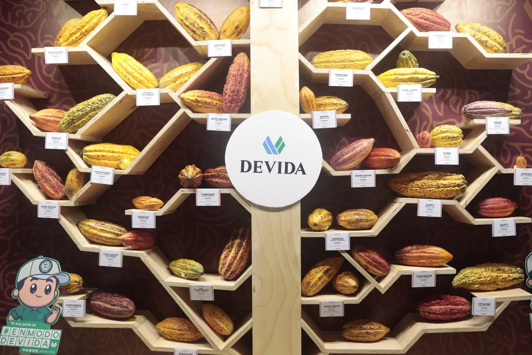Con gran entusiasmo se realiza la inauguración de la Rueda de Negocios Nacional de la XVI edición del Salón del Cacao y Chocolate en el Centro de Convenciones de Lima.  
Foto: ANDINA/ Vidal Tarqui
