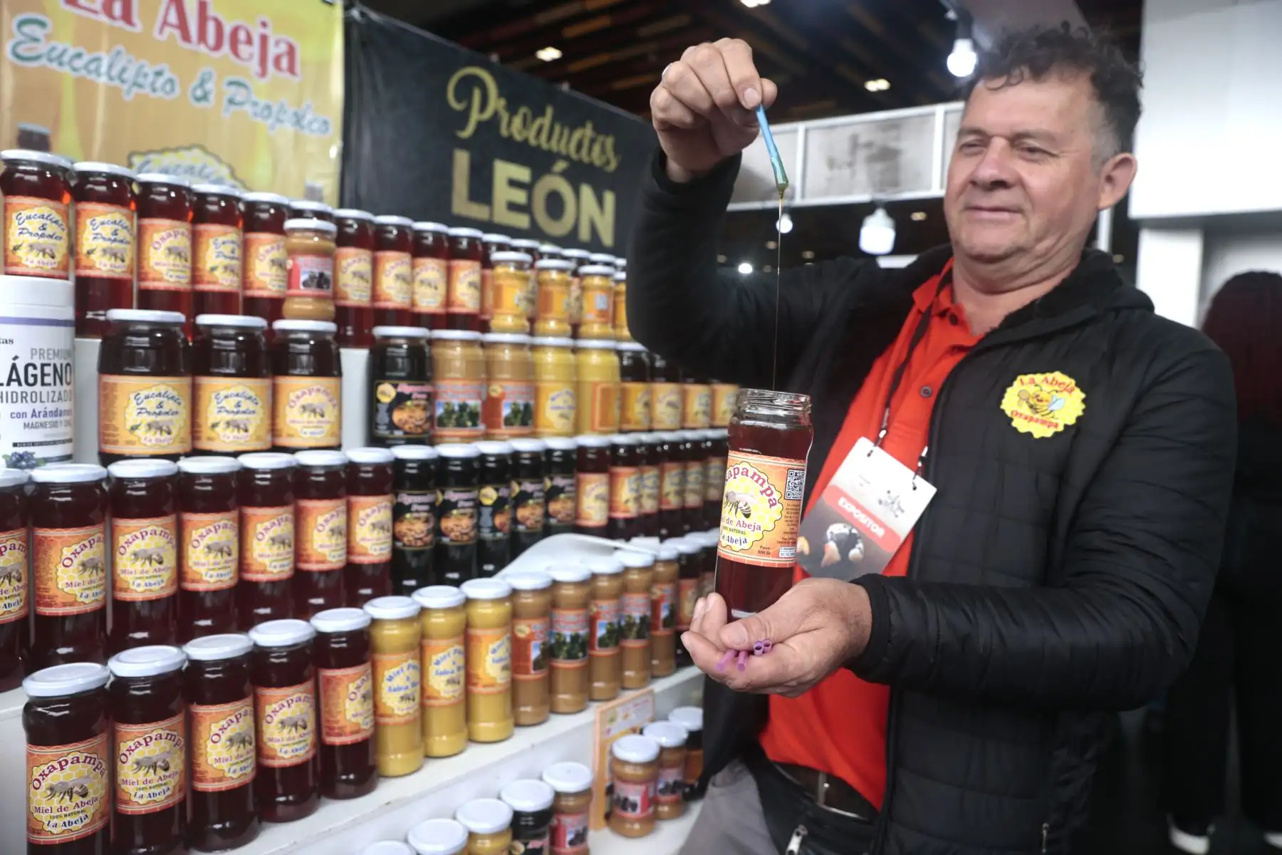 Con gran entusiasmo se realiza la inauguración de la Rueda de Negocios Nacional de la XVI edición del Salón del Cacao y Chocolate en el Centro de Convenciones de Lima.  
Foto: ANDINA/ Vidal Tarqui