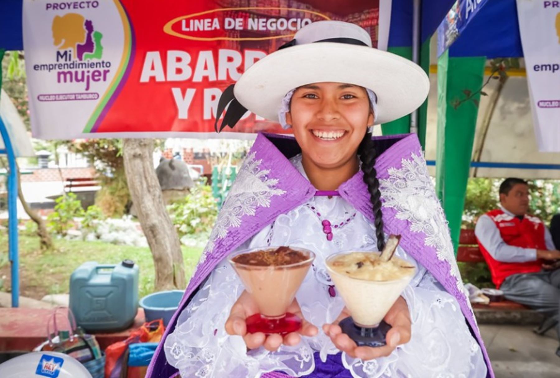 La ministra de Desarrollo e Inclusión Social, Leslie Urteaga, llegó al distrito de Tamburco, en Abancay, para  lanzar el proyecto “Mi Emprendimiento Mujer” en la región Apurímac.