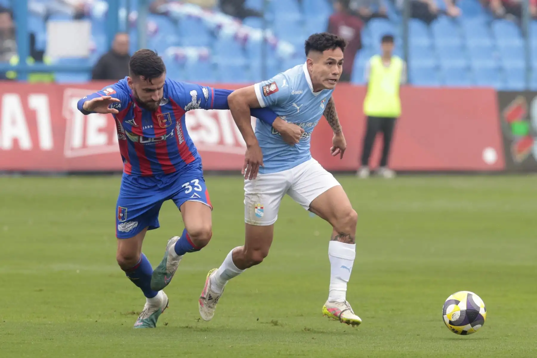 Sporting Cristal se despojó de su discreta actuación para reencontrarse con la contundencia y así golear 3-0 este domingo, en el estadio Alberto Gallardo, al Alianza Universidad de Huánuco para comenzar de gran manera el Torneo Clausura de la Liga 1 2025. Foto: ANDINA/Vidal Tarqui