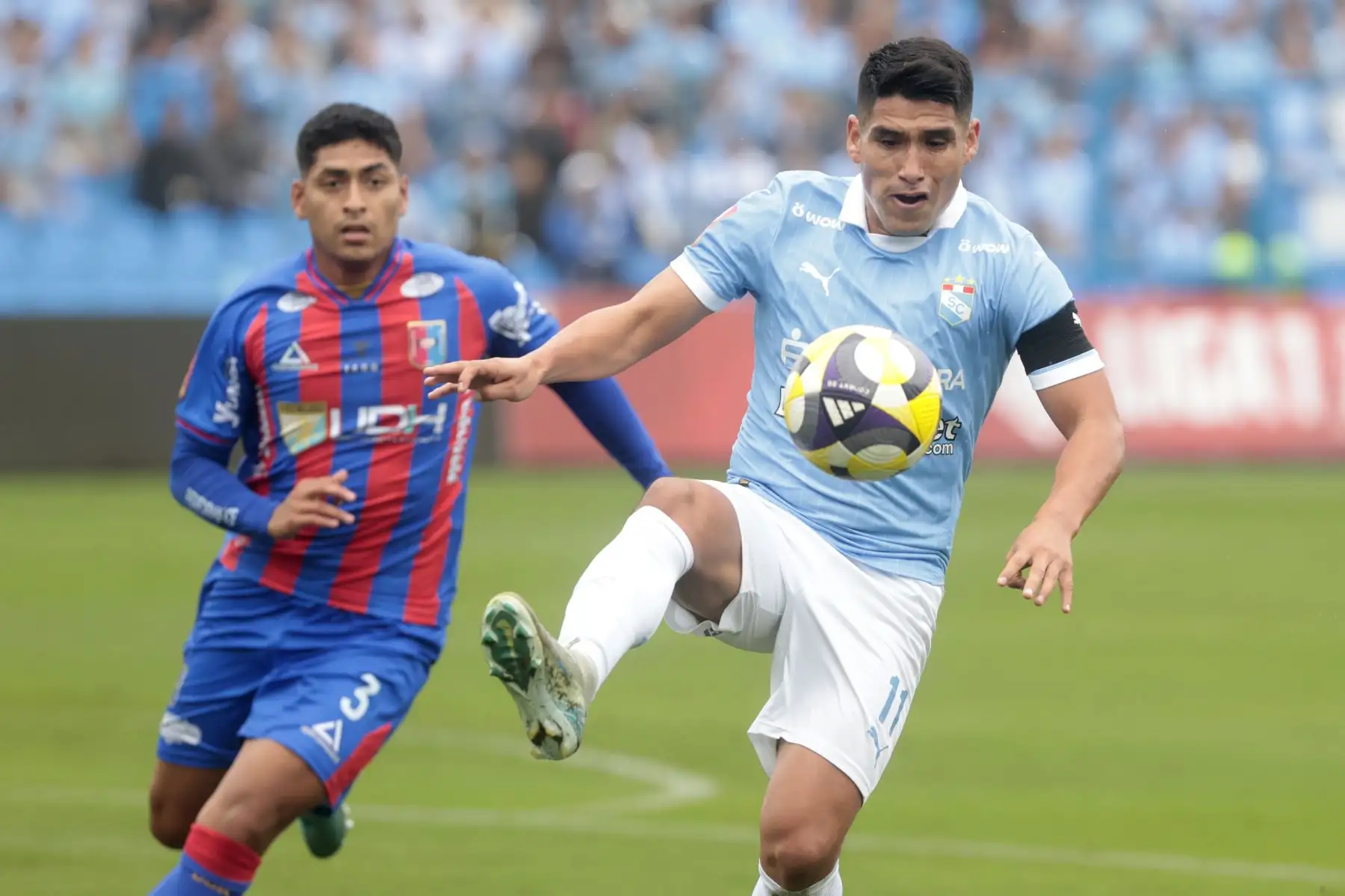 Sporting Cristal se despojó de su discreta actuación para reencontrarse con la contundencia y así golear 3-0 este domingo, en el estadio Alberto Gallardo, al Alianza Universidad de Huánuco para comenzar de gran manera el Torneo Clausura de la Liga 1 2025. Foto: ANDINA/Vidal Tarqui