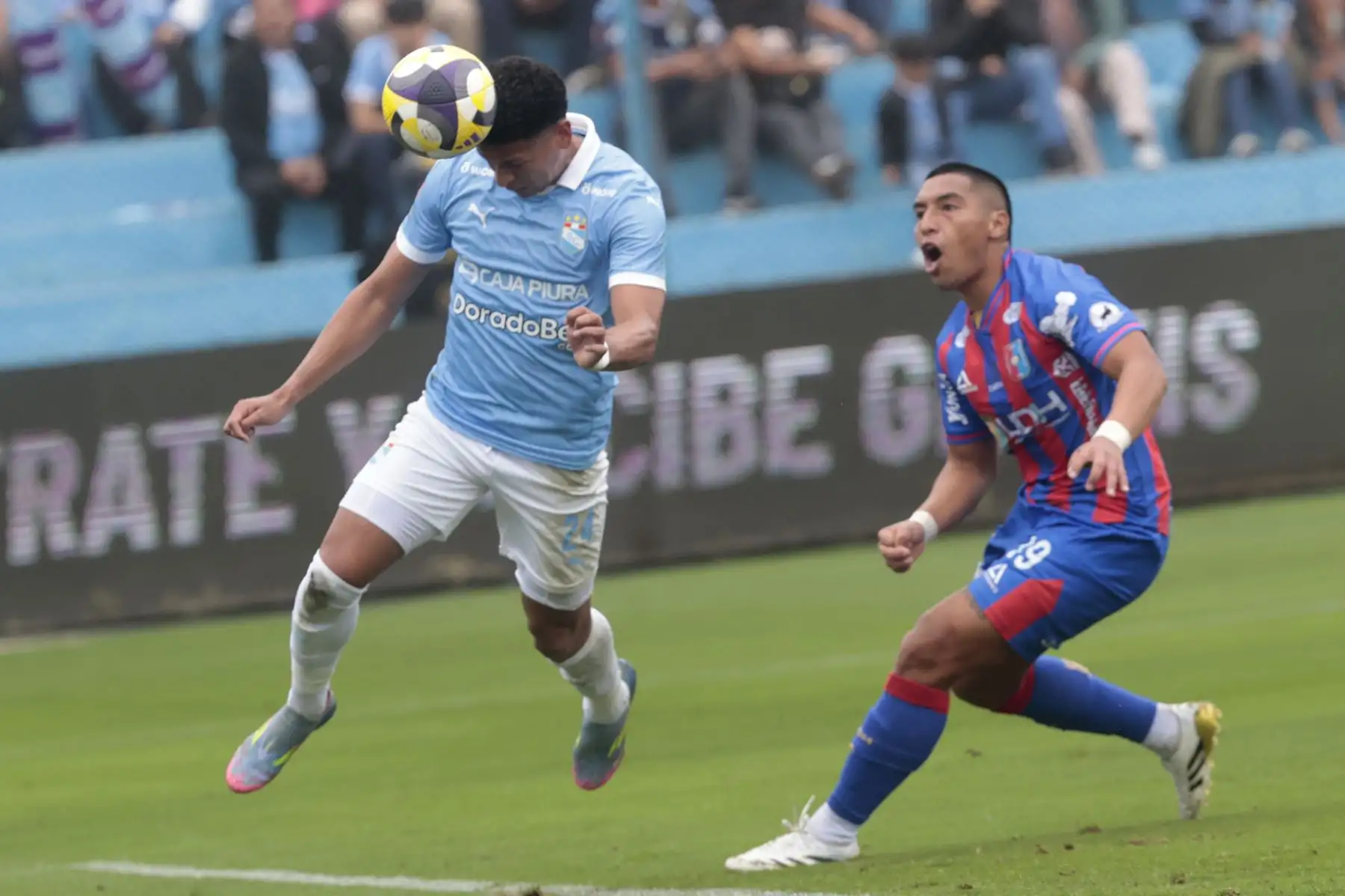 Sporting Cristal se despojó de su discreta actuación para reencontrarse con la contundencia y así golear 3-0 este domingo, en el estadio Alberto Gallardo, al Alianza Universidad de Huánuco para comenzar de gran manera el Torneo Clausura de la Liga 1 2025. Foto: ANDINA/Vidal Tarqui
