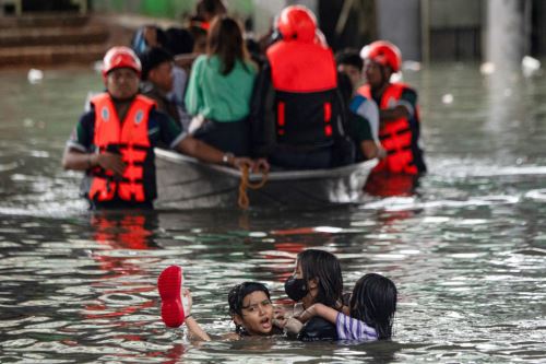 Tifón Wipha azota Filipinas: tres muertos y más de 43.000 desplazados