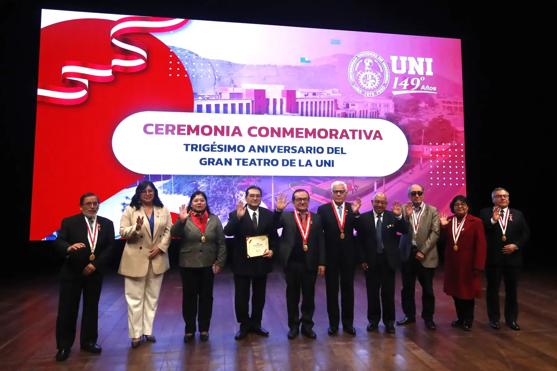 Impulsando el arte, ciencia y cultura, el Gran Teatro de la UNI celebra 30 años de su fundación.
A través de música y danzas, los alumnos de la UNI recuerdan historias inolvidables y reviven emociones que marcaron la historia del conocimiento del recinto.
Foto: ANDINA/Eddy Ramos