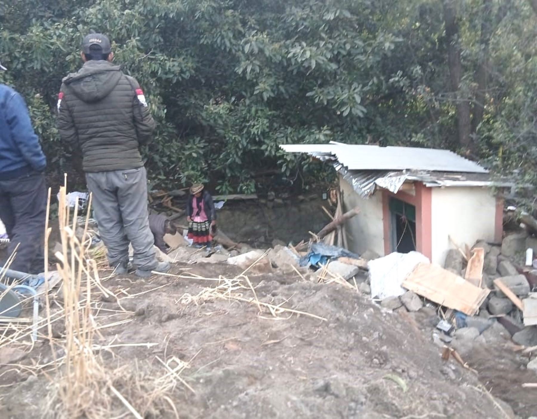 Un deslizamiento de grandes proporciones afectó la comunidad de San Antonio de Ccechahua, en el distrito de Sarhua, región Ayacucho. El derrumbe provocó la muerte de una madre de familia. ANDINA/Difusión