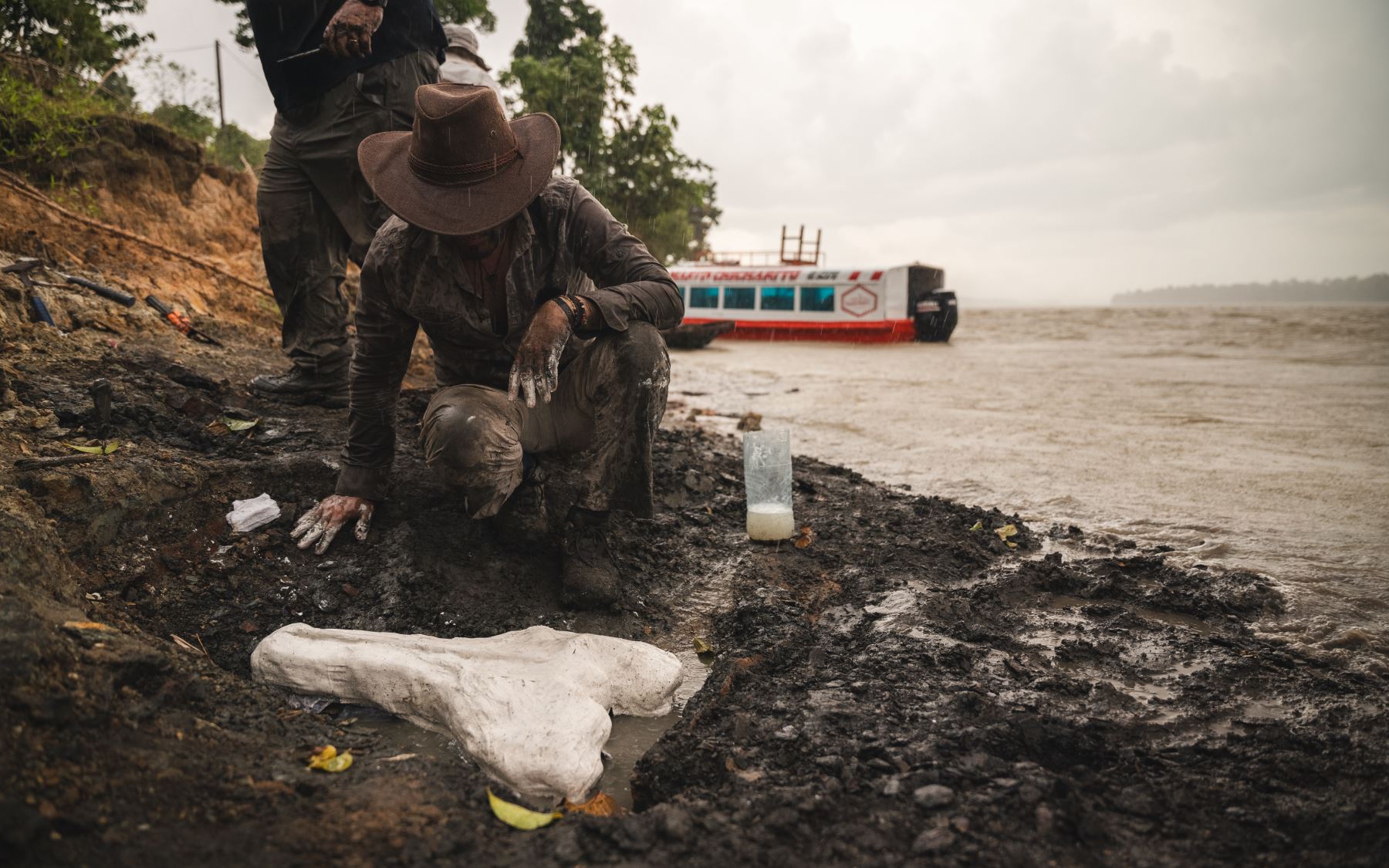 Un equipo de científicos, liderado por un paleontólogo peruano Rodolfo Salas-Gismondi, recorrerá cerca de 500 km en Loreto en busca de fósiles que revelen el origen de la biodiversidad amazónica. Foto: Cortesía Daiji Umemoto