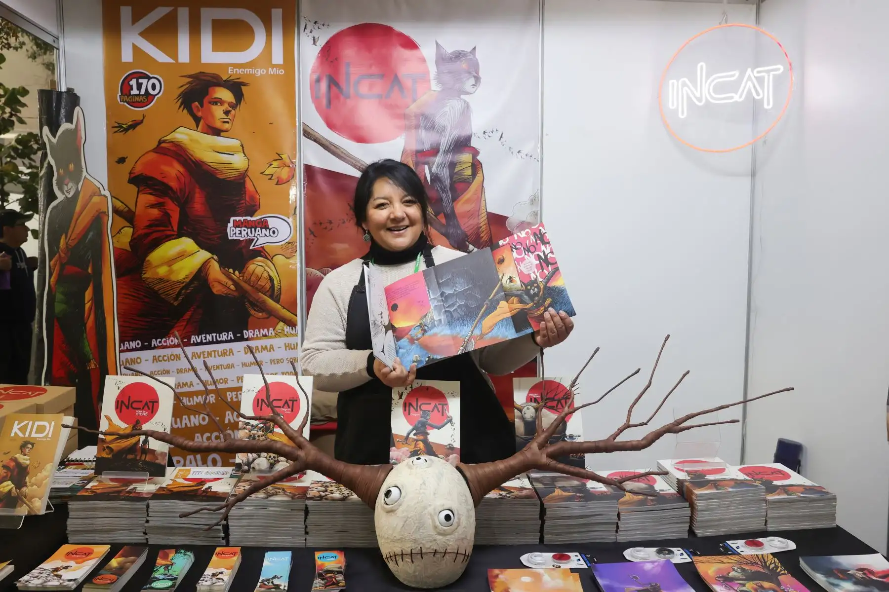 Incat es un manga peruano ambientada en la época inca, con personajes antropomorfos. Es una serie de 4 libros cuyo creador, ilustrador y escritor es el cusqueño Fernando Mamani, quien además  es editor de sus mangas. Foto: ANDINA/Melina Mejía