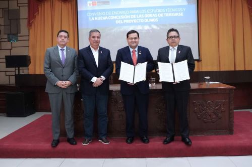 Firma del Convenio de Encargo para la Nueva Concesión de las Obras de Trasvase del Proyecto Olmos entre el Gobierno Regional de Lambayeque y ProInversión. ANDINA/Difusión