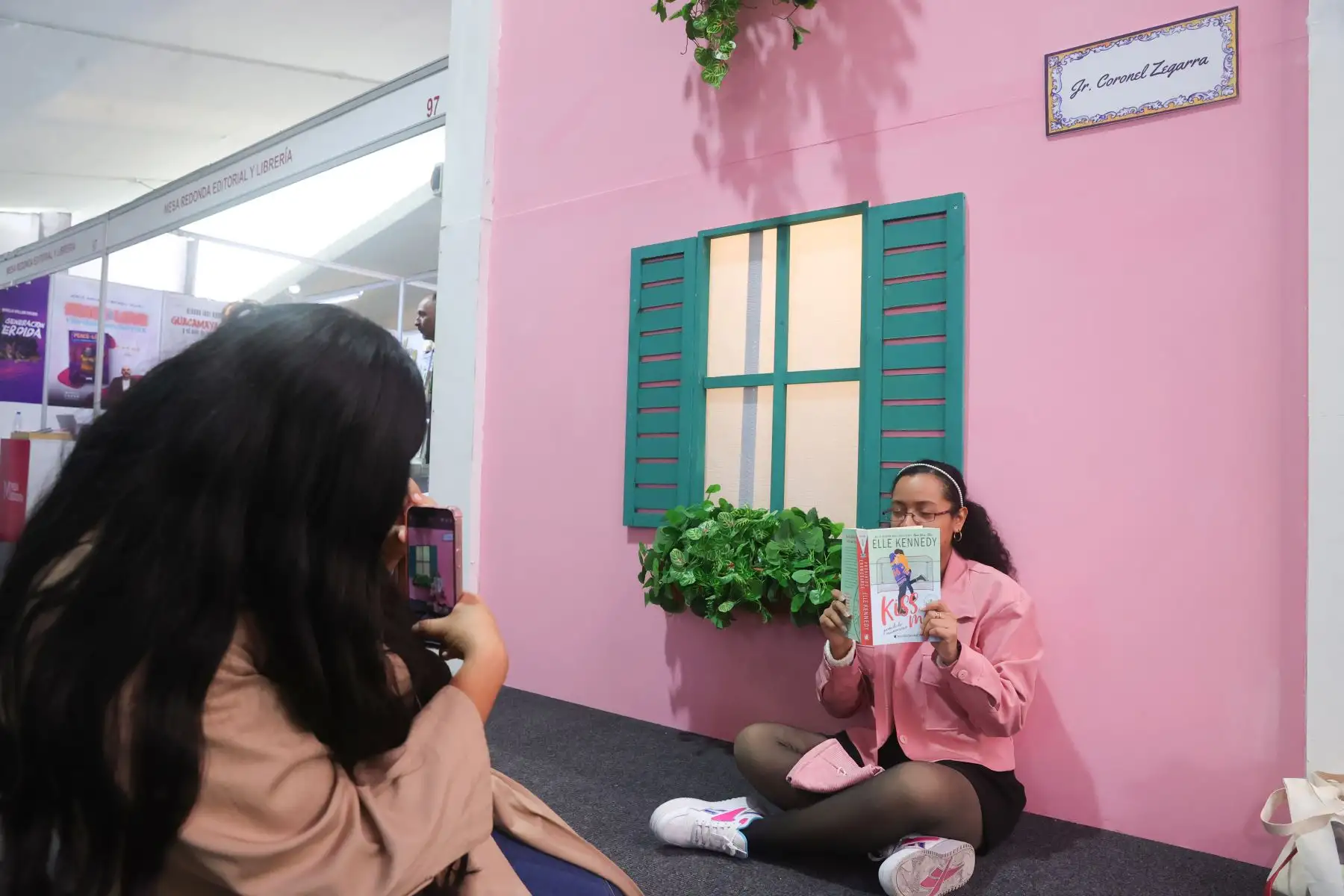 Este año la Feria del Libro presenta a sus visitantes una experiencia instagrameable, donde los asistentes podrán fotografiarse en singulares ambientes.  Foto: ANDINA/Melina Mejía