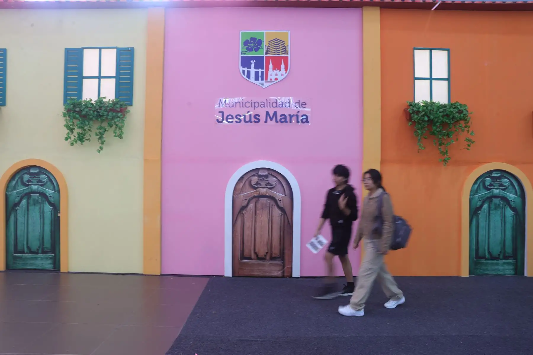 Este año la Feria del Libro presenta a sus visitantes una experiencia instagrameable, donde los asistentes podrán fotografiarse en singulares ambientes.  Foto: ANDINA/Melina Mejía