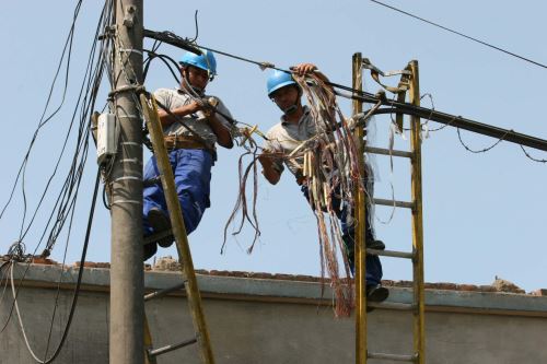 Incumplimiento en el retiro de cables en desuso puede sancionarse hasta con 20 UIT. Foto: ANDINA/Difusión