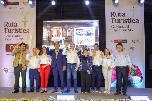 MInistro de Vivienda, Construcción y Saneamiento, Durich Whittembury, participó desde Chulucanas, región Piura, del lanzamiento de la ruta turística "Los caminos del Papa León XIV". Foto: Cortesía.