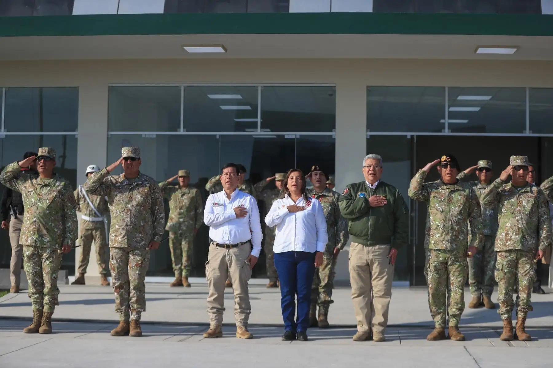 Presidenta Dina Boluarte inspeccionó el avance del complejo militar Sipán, una obra estratégica que reforzará la capacidad operativa del Ejército en el norte del país. Foto: ANDINA/ Prensa Presidencia