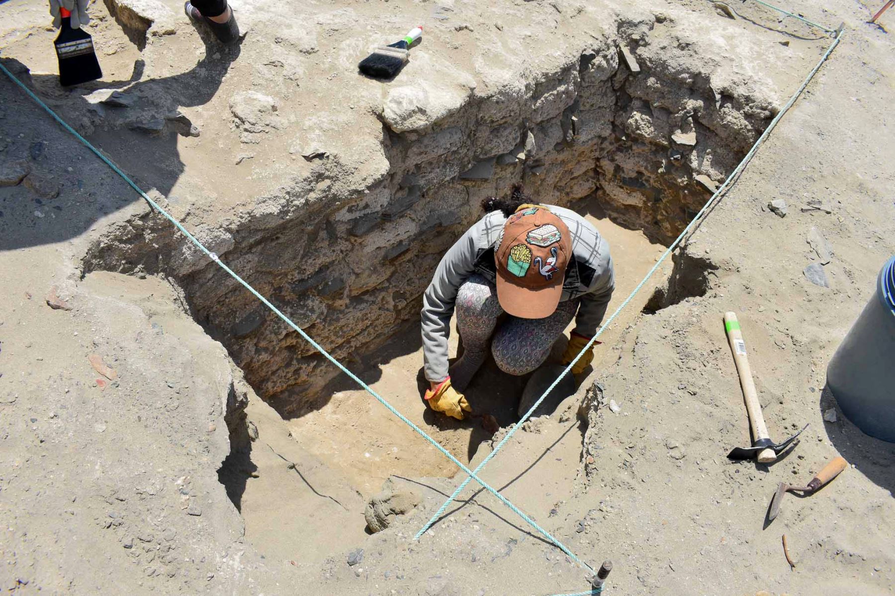 Una investigación realizada en el sitio arqueológico Cerro Malabrigo, ubicado en el Valle de Chicama, región La Libertad, revela la existencia de una arquitectura monumental entre los años 176 y 50 a.C., mucho antes del surgimiento de la cultura Moche. Foto: Cortesía/ Programa Arqueológico Chicama