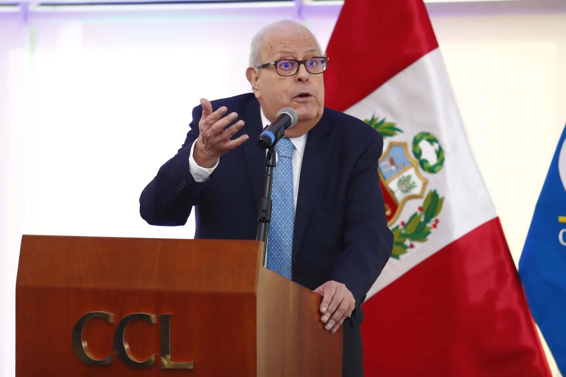 La Cámara de Comercio de Lima presentó el Premio Julio Velarde, un concurso para rendir homenaje al presidente del Banco Central de Reserva del Perú por su contribución al desarrollo económico del país. Esta competencia tiene por finalidad impulsar la investigación académica, la reflexión y el análisis económico del Perú. Foto: ANDINA/Daniel Bracamonte