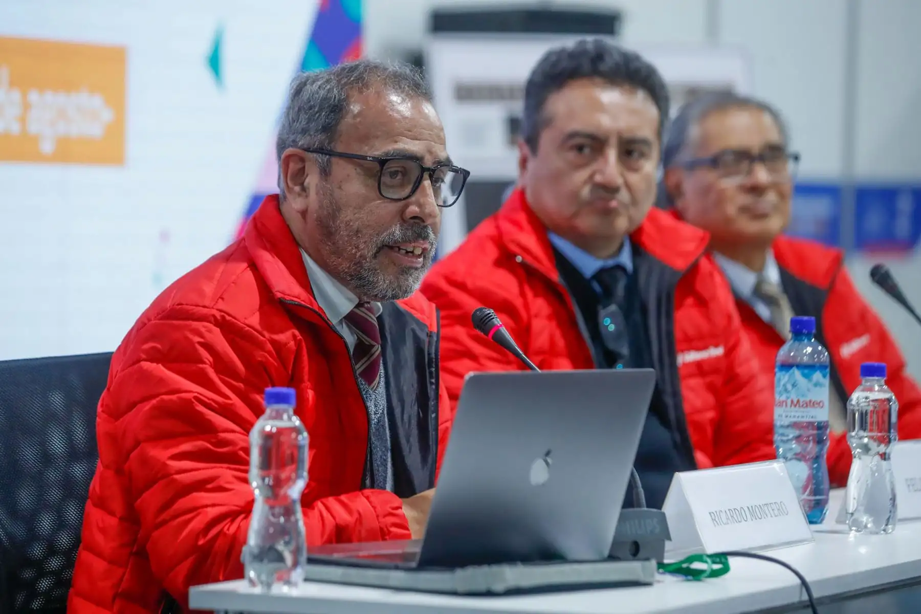 Editora Perú participó en la Feria Internacional del Libro de Lima con el conversatorio “El Peruano 200 años: El rol de los medios públicos en la sociedad”. El evento contó con la participación de Hugo Aguirre, presidente del Directorio de Editora Perú; Félix Paz, director de Medios Periodísticos; y Ricardo Montero, gerente de Publicaciones Oficiales del Diario Oficial El Peruano. Foto: ANDINA/Eddy Ramos