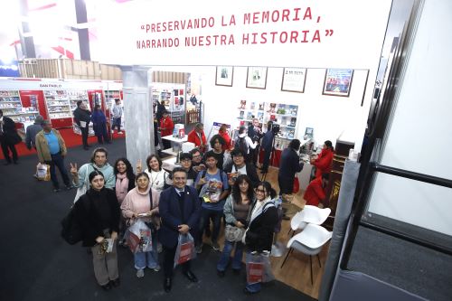 Feria Internacional del Libro de Lima: decenas de asistentes visitan el stand de Editora Perú