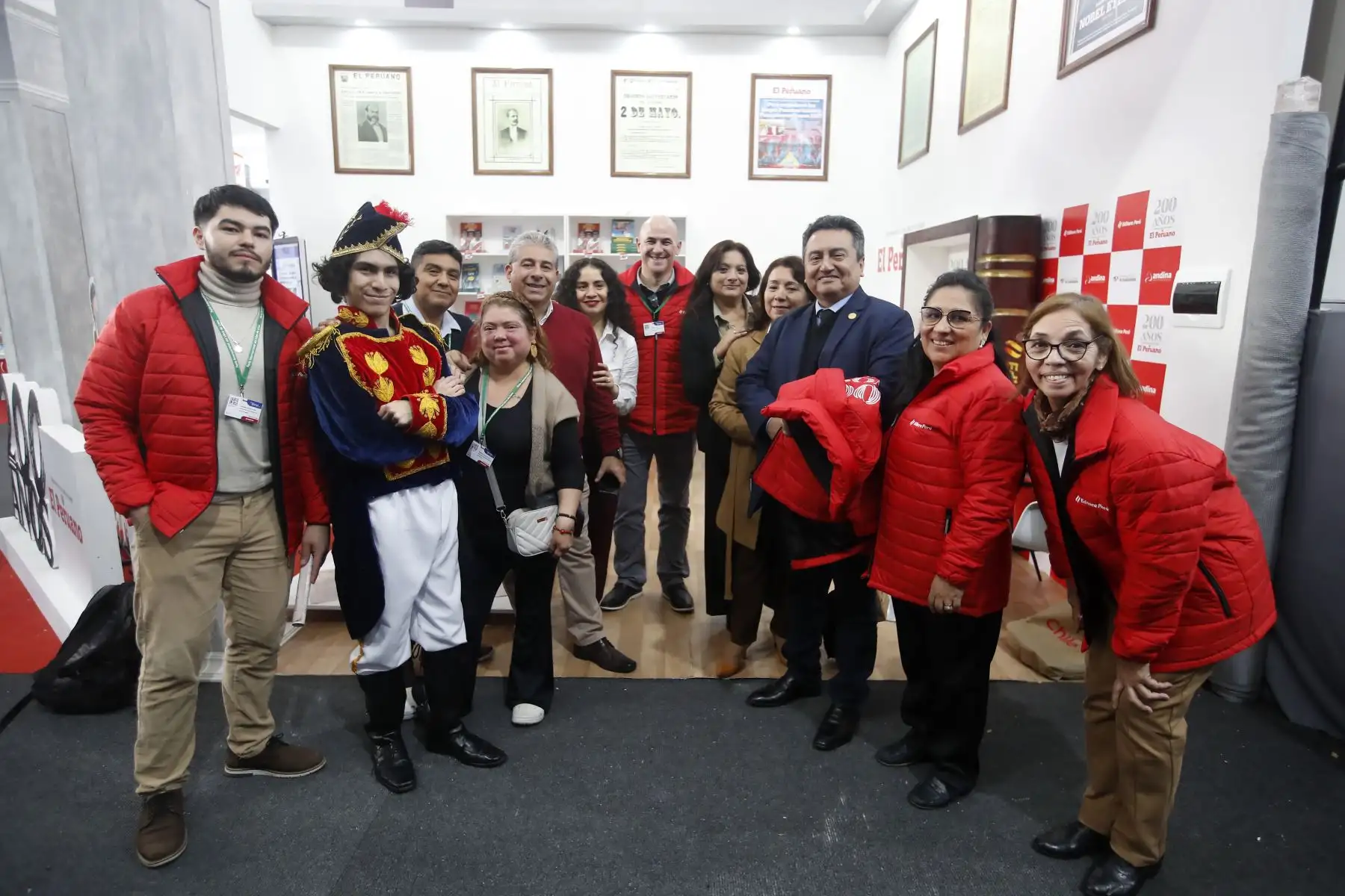Ciudadanos visitan el stand 184 de Editora Perú que participa en la 29ª Feria Internacional del Libro de Lima 2025. Lectores buscan diversos títulos y participan de conversatorios realizados en el marco de los 200 años de El Peruano.
Foto: ANDINA/ Eddy Ramos