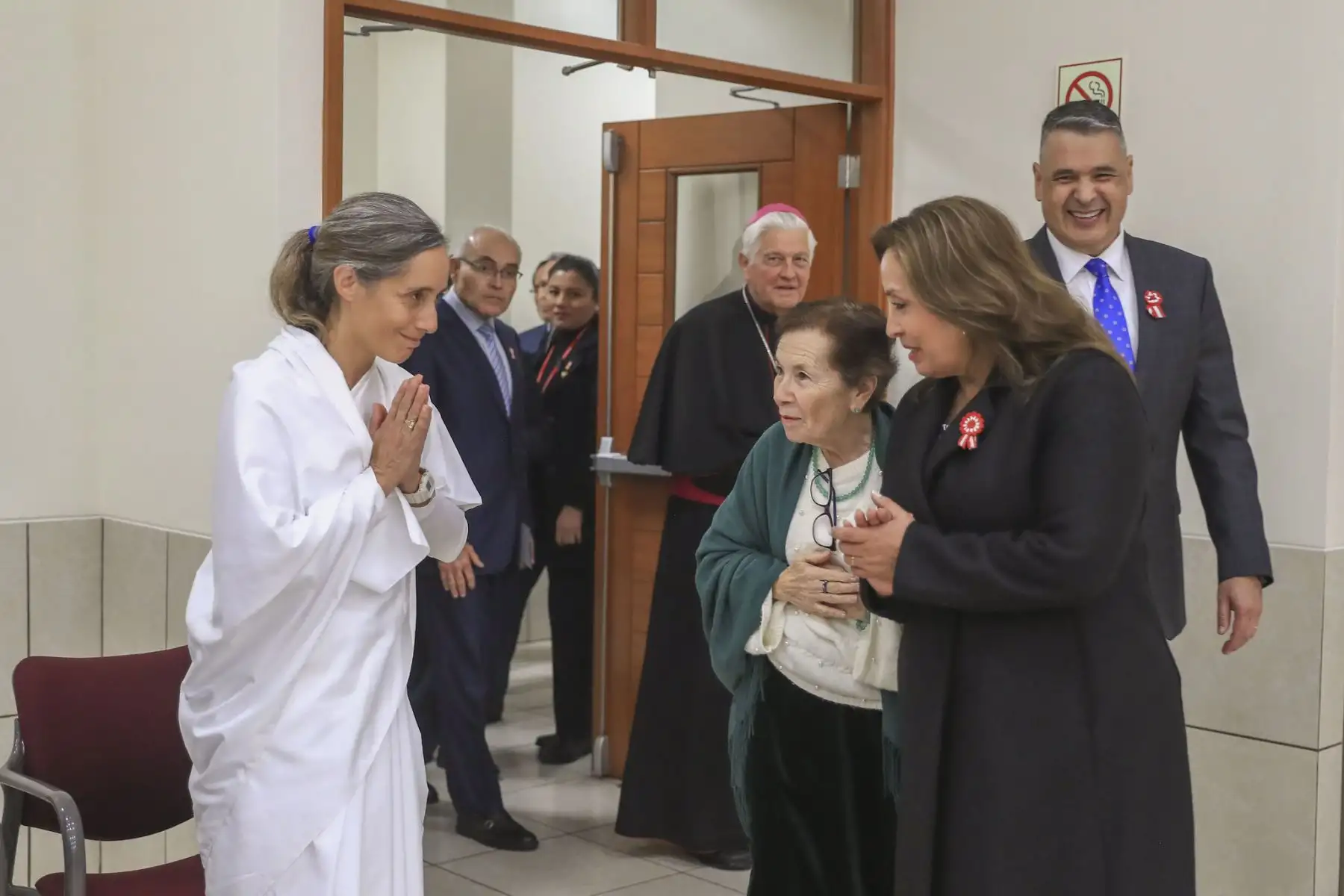 Desde el Centro de Conferencias Limatambo, la presidenta Dina Boluarte participó en la ceremonia “Oramos por el Perú”, junto a líderes de distintas confesiones de fe, en el marco del 204.° aniversario patrio. Un llamado a la paz, la justicia y la unidad. Foto: ANDINA/Prensa Presidencia