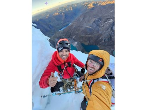 Los montañistas vascos Iker y Eneko Pou culminaron su temporada en la Cordillera Blanca y abrieron nuevas vías en la Cordillera Blanca, en zonas de difícil acceso. Foto: Hermanos Pou/Facebook