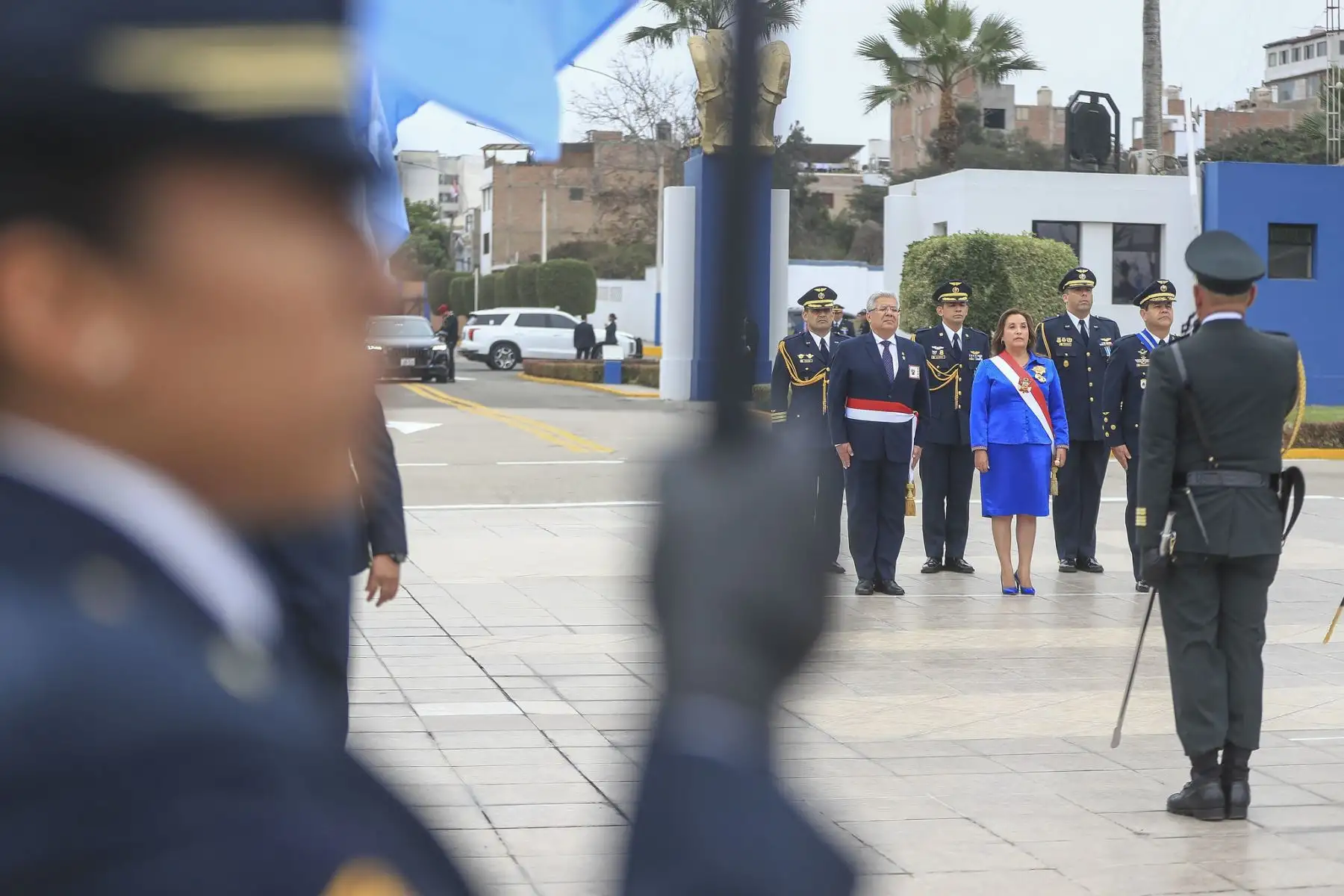 La presidenta de la república, Dina Ercilia Boluarte Zegarra, participó en la ceremonia por el 84.º aniversario de la inmolación del Capitán FAP José Abelardo Quiñones y Día de la Fuerza Aérea del Perú, rindiendo homenaje al héroe nacional y destacando el compromiso de la institución con el país. Foto: ANDINA/Prensa Presidencia