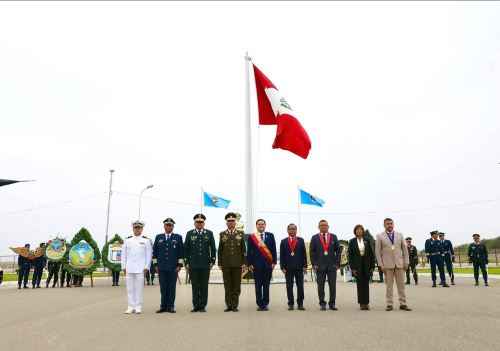Con una ceremonia conmemorativa, Lambayeque rindió hoy un homenaje al héroe nacional capitán FAP José Abelardo Quiñones, nacido en dicha región. ANDINA/Difusión