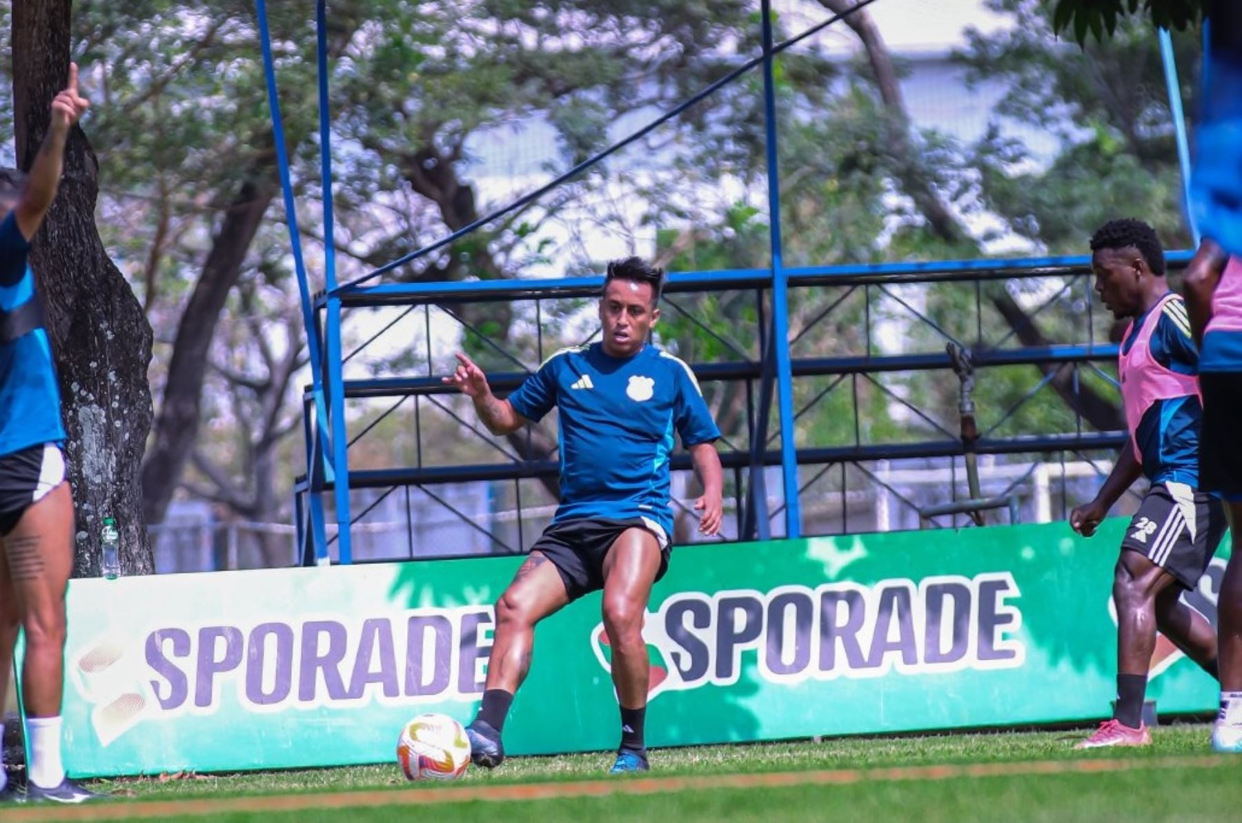 Cueva trabaja fuerte para llegar a su óptimo nivel en el Emelec