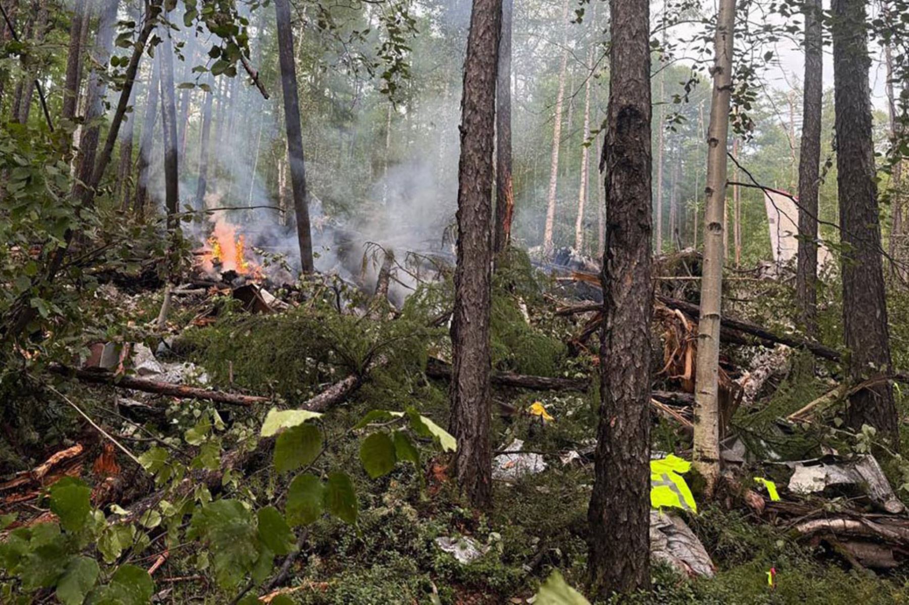 Lugar del accidente del avión de pasajeros Antonov AN-24, a las afueras de la ciudad de Tynda, en la región de Amur, en el extremo oriental de Rusia. Los rescatistas no encontraron supervivientes. Foto: AFP