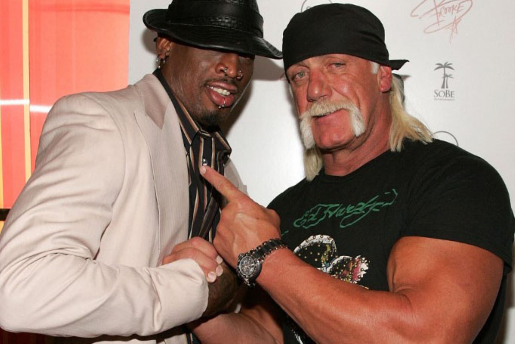 Hulk Hogan, el icónico rostro de la lucha libre profesional de la década de 1980, quien convirtió su destreza en el ring en una carrera como actor, murió a los 71 años. Foto: AFP