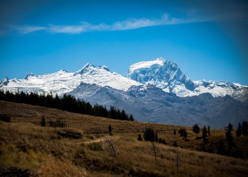 Un espectacular recorrido turístico disfrutaron decenas de personas que participaron del circuito de 57 km que permitió apreciar los espectaculares paisajes naturales y sitios arqueológicos en la ruta que une las cordilleras Blanca y Negra, en la región Áncash. ANDINA/Difusión