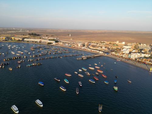 Una espectacular vista del balneario de Paracas, región Ica, un destino favorito de los limeños que van en busca del contacto con la naturaleza y disfrutar de deportes de aventura como el vuelo en parapente o pasear en minibuggies. Foto: Genry Bautista