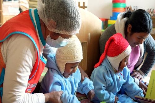 El Servicio de Cuidados Diurno de Cuna Más en Puno, cuenta con 3062 niños usuarios, quienes reciben los cuidados y atenciones de las madres cuidadoras bajo la orientación de las madres guías.