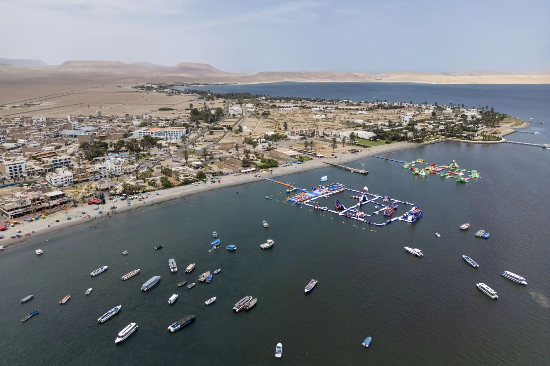 El distrito de Paracas, joya turística de la provincia de Pisco, se alista para una afluencia masiva de turistas nacionales y extranjeros durante el próximo feriado largo por Fiestas Patrias 2025.  Foto: ANDINA/Difusión: Genry Bautista