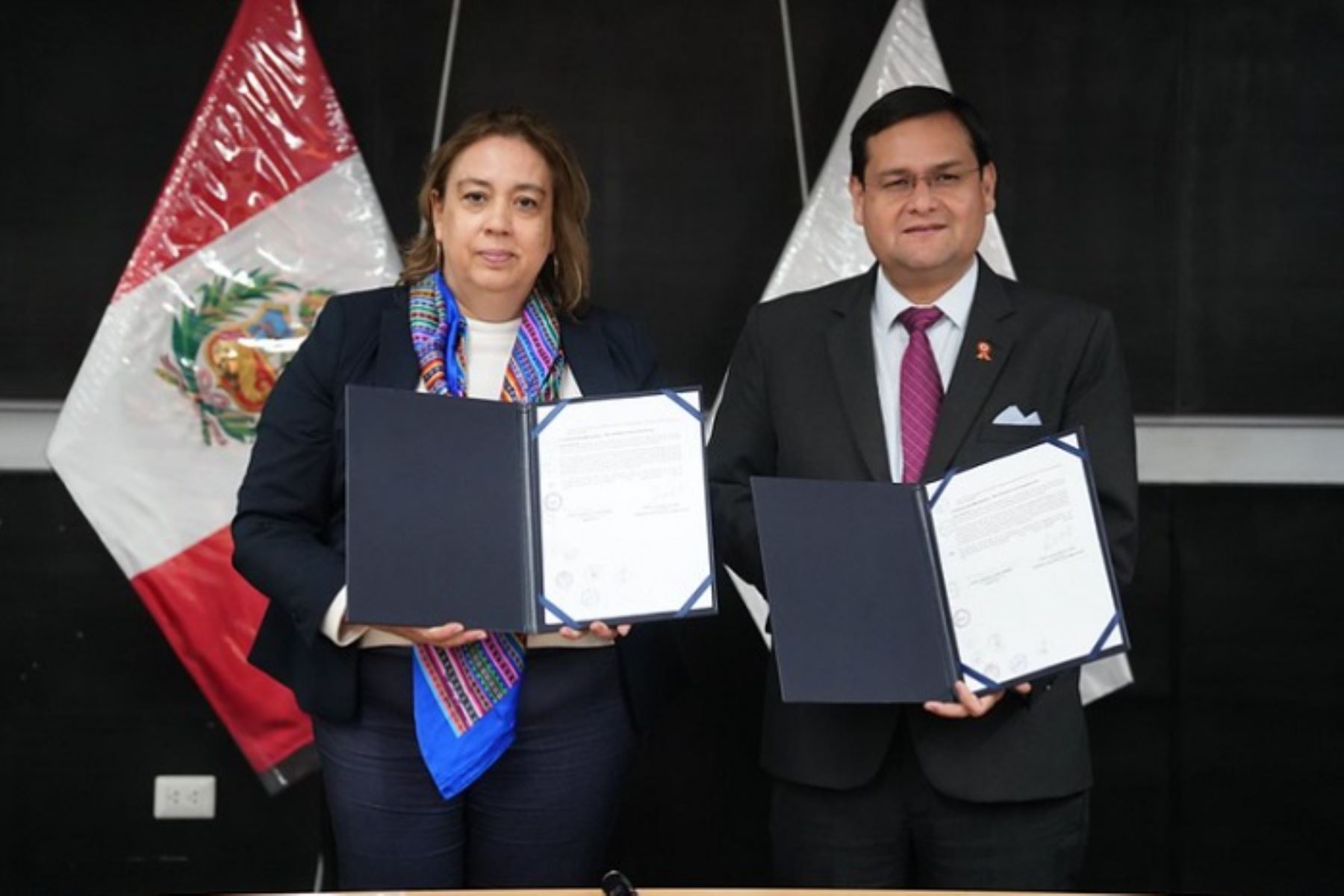 El acuerdo lo firmaron la viceministra de Turismo, Aracelly Laca Ramos; y el gobernador regional de Lambayeque, Jorge Luis Pérez Flores, en una ceremonia protocolar.