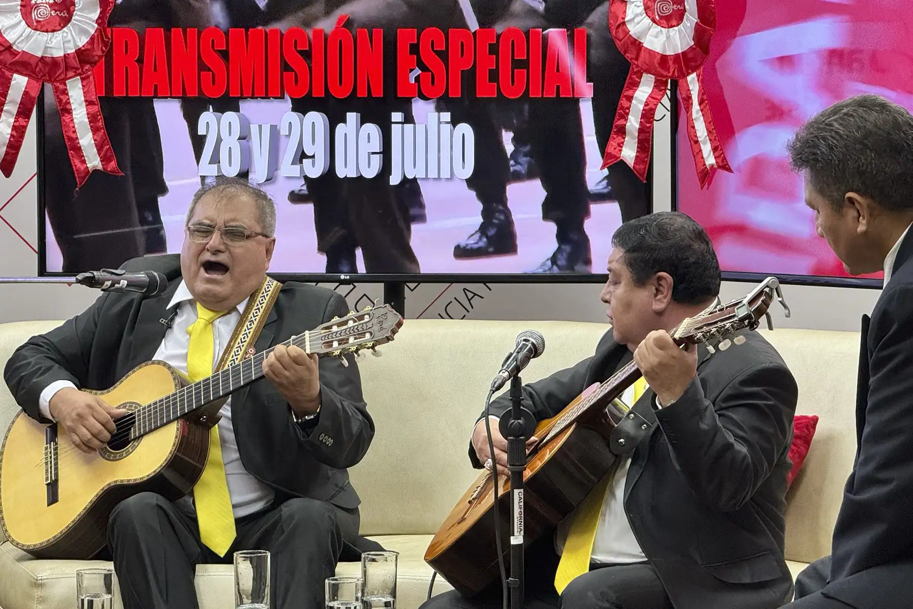 Con guitarras, voces y peruanidad, Andina Canal Online recibió la visita de Los Embajadores Criollos, emblemático conjunto que nos regaló un repertorio lleno de nostalgia, tradición y orgullo nacional. Foto: ANDINA/Braian Reyna