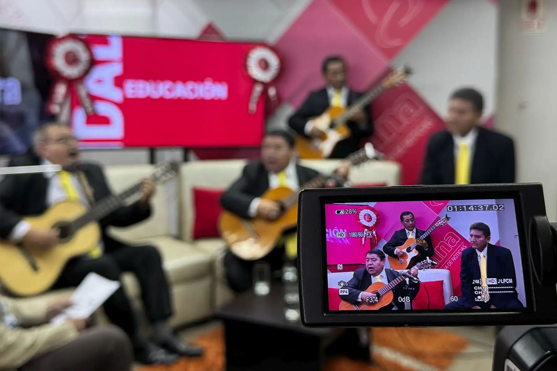 Con guitarras, voces y peruanidad, Andina Canal Online recibió la visita de Los Embajadores Criollos, emblemático conjunto que nos regaló un repertorio lleno de nostalgia, tradición y orgullo nacional. Foto: ANDINA/Braian Reyna