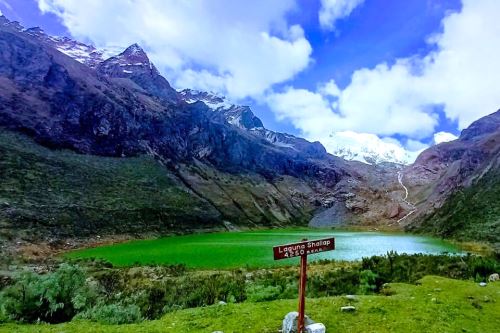 Impresionante belleza. La laguna Shallap es de acceso más suave y con una belleza serena y se encuentra dentro del Parque Nacional Huascarán. ANDINA/Difusión