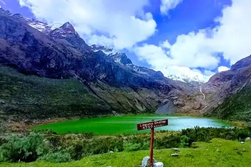 Impresionante belleza. La laguna Shallap es de acceso más suave y con una belleza serena y se encuentra dentro del Parque Nacional Huascarán. ANDINA/Difusión