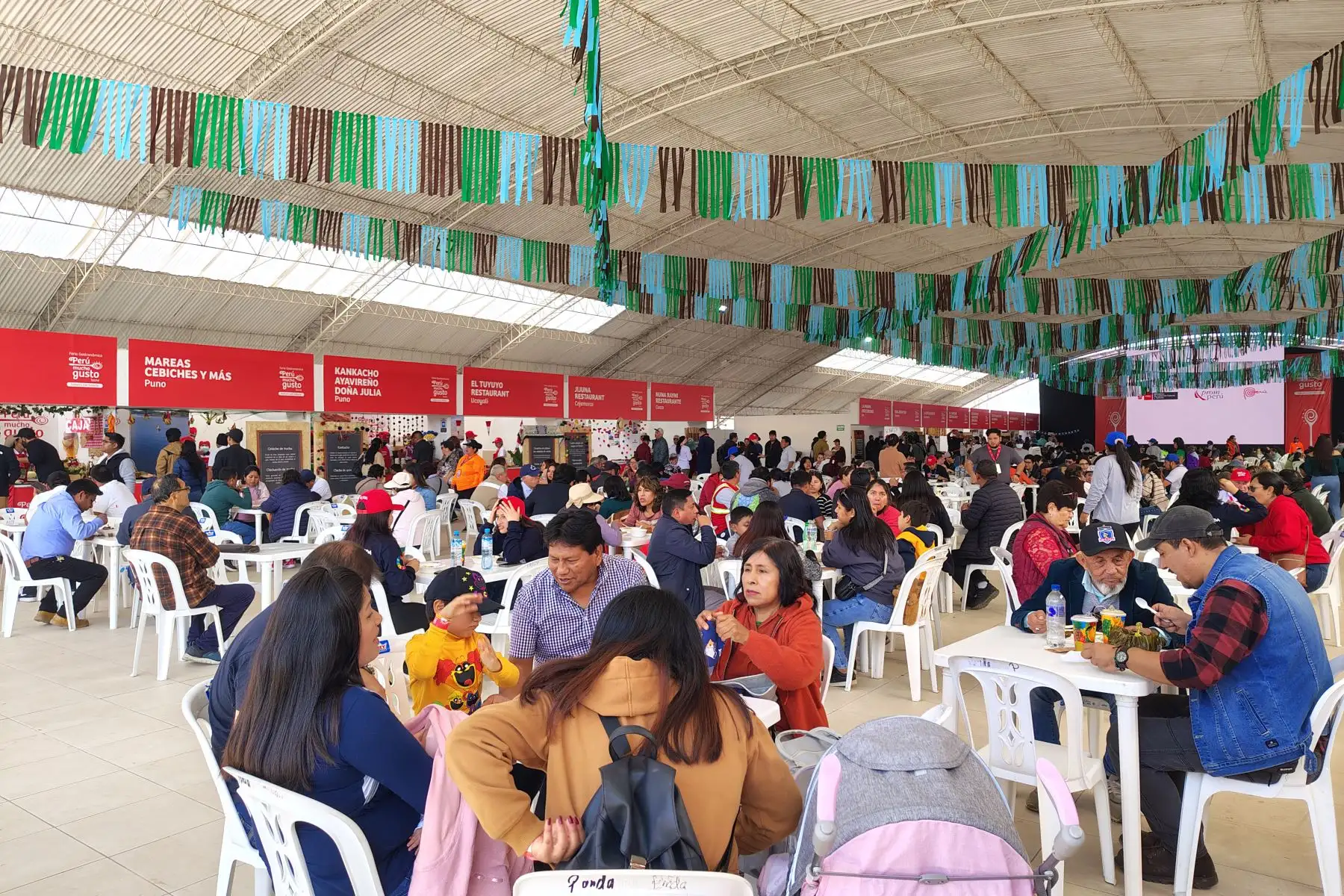 En esta edición, los asistentes podrán disfrutar de una variedad de actividades diseñadas para toda la familia. A medida que avances por la feria, te encontrarás con una serie de zonas temáticas que transformarán tu experiencia en un viaje educativo y entretenido. Foto: ANDINA/Matias Guillermo