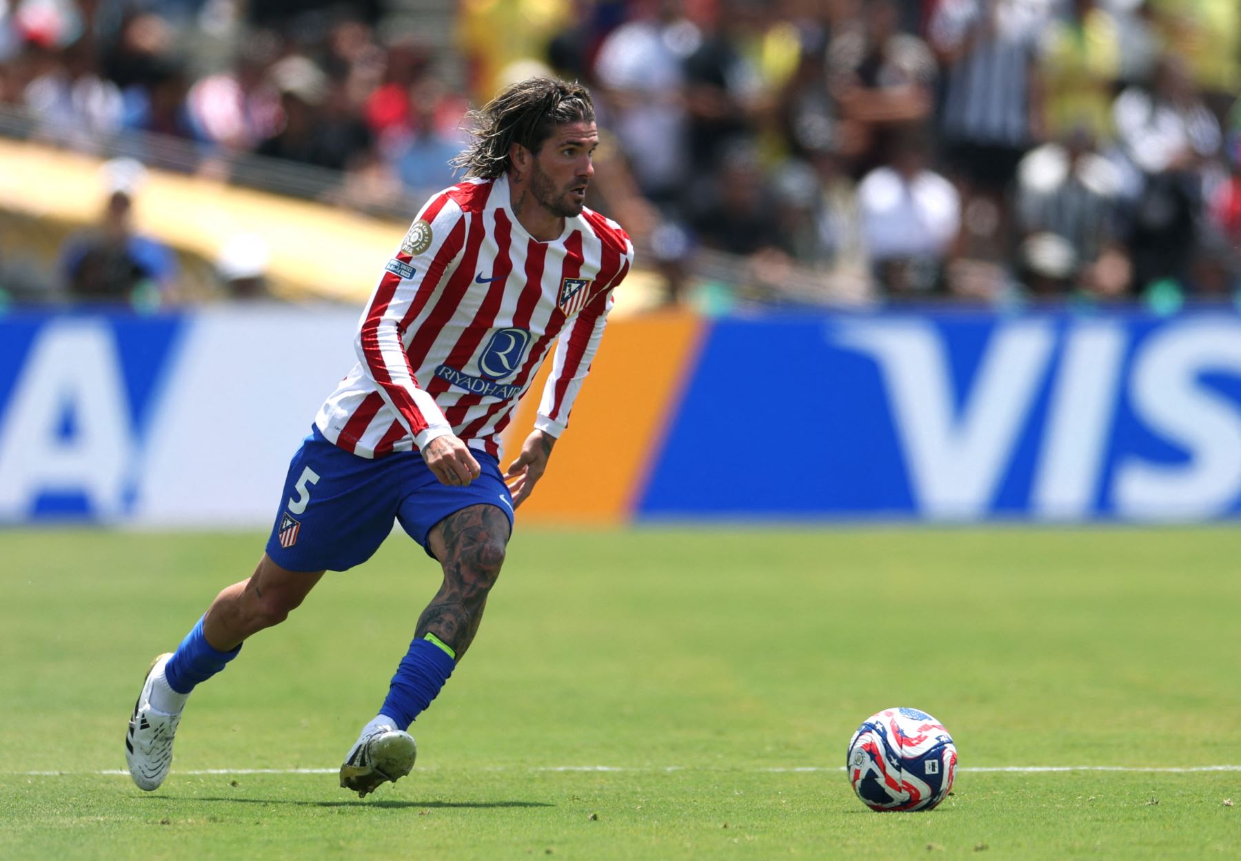 De Paul inicialmente llega al Club en condición de préstamo hasta el final de la temporada 2025 de la Major League Soccer (MLS); el acuerdo incluye una opción para hacer el traspaso permanente con un contrato hasta el final de la temporada 2029 de la MLS. AFP