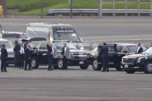 A su llegada a Escocia, Donald Trump sostuvo que la inmigración ilegal es "una invasión que está matando a Europa". Foto: EFE