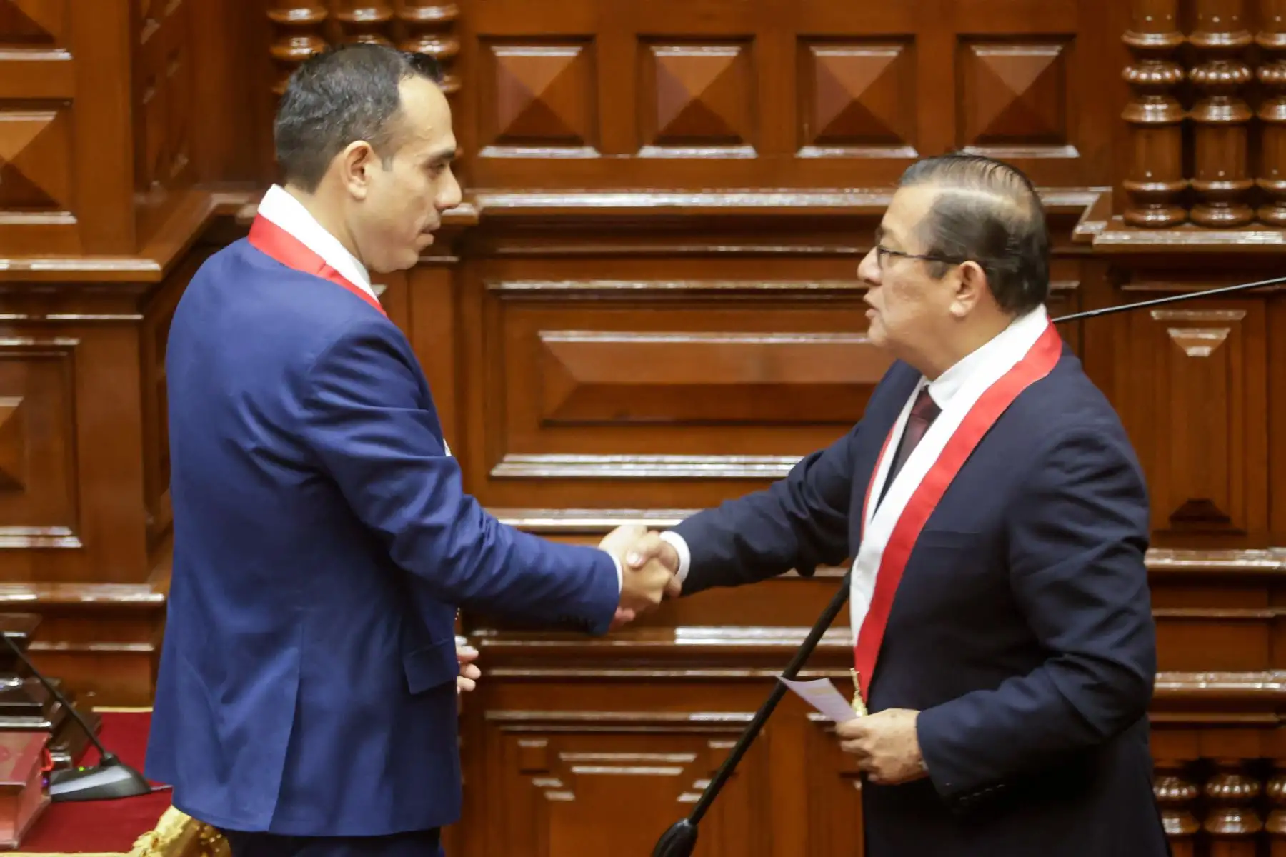 Con 126 votos emitidos, el Congreso eligió a la nueva Mesa Directiva para el periodo 2025-2026, encabezada por José Enrique Jerí Oré como presidente. La lista ganadora obtuvo 79 votos, frente a los 40 de la lista 2; además, se registraron 3 votos en blanco y 4 viciados. Completan la Mesa Directiva: Fernando Miguel Rospigliosi Capurro (primer vicepresidente), Waldemar Cerrón Rojas (segundo vicepresidente) e Ilich Freddy López Ureña (tercer vicepresidente). Foto: ANDINA/Luis Iparraguirre