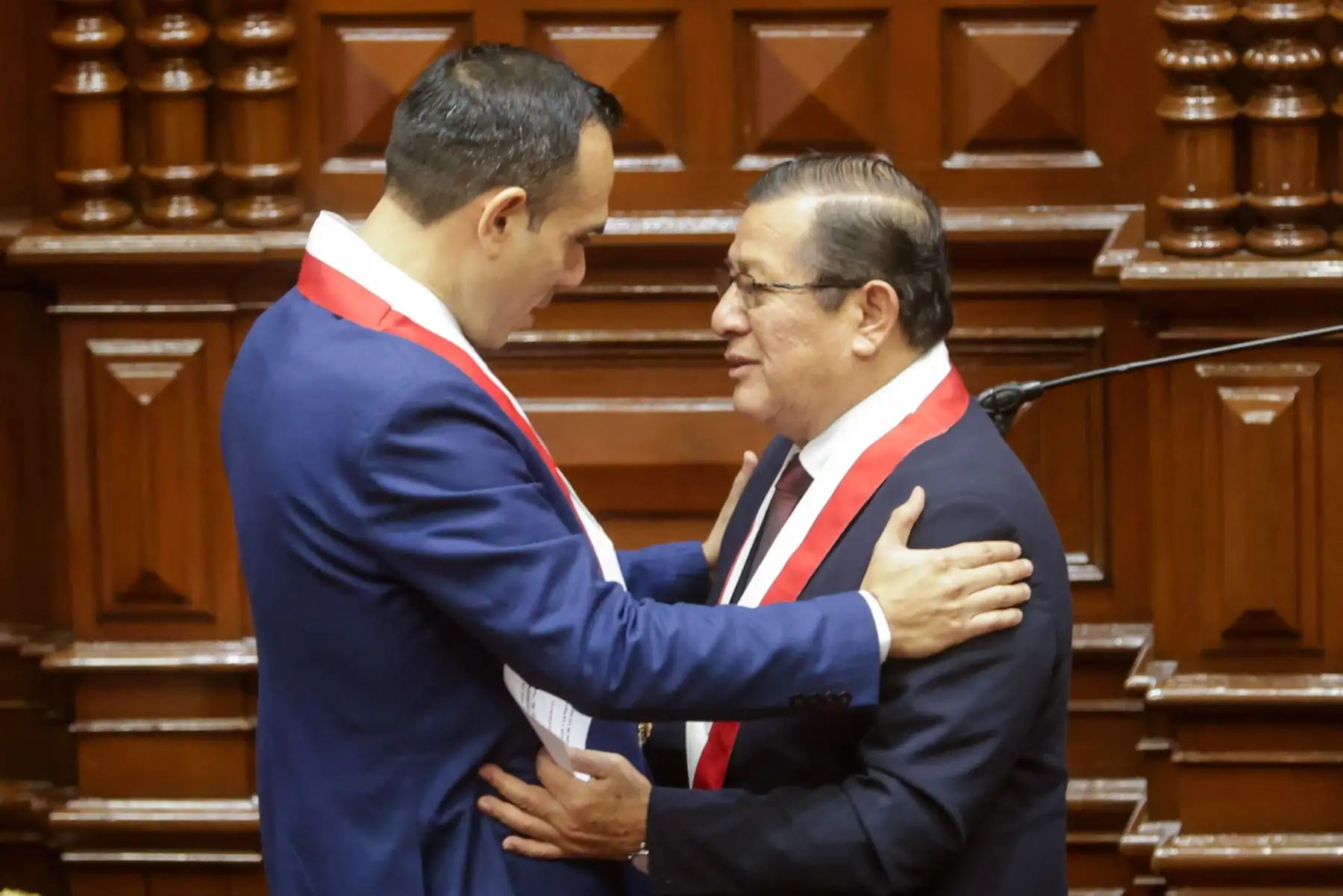 Con 126 votos emitidos, el Congreso eligió a la nueva Mesa Directiva para el periodo 2025-2026, encabezada por José Enrique Jerí Oré como presidente. La lista ganadora obtuvo 79 votos, frente a los 40 de la lista 2; además, se registraron 3 votos en blanco y 4 viciados. Completan la Mesa Directiva: Fernando Miguel Rospigliosi Capurro (primer vicepresidente), Waldemar Cerrón Rojas (segundo vicepresidente) e Ilich Freddy López Ureña (tercer vicepresidente). Foto: ANDINA/Luis Iparraguirre