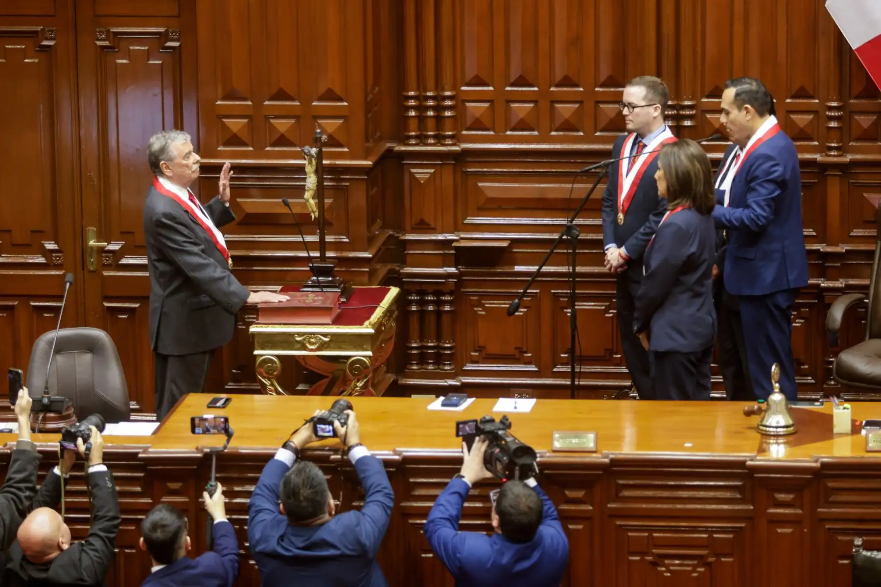 Con 126 votos emitidos, el Congreso eligió a la nueva Mesa Directiva para el periodo 2025-2026, encabezada por José Enrique Jerí Oré como presidente. La lista ganadora obtuvo 79 votos, frente a los 40 de la lista 2; además, se registraron 3 votos en blanco y 4 viciados. Completan la Mesa Directiva: Fernando Miguel Rospigliosi Capurro (primer vicepresidente), Waldemar Cerrón Rojas (segundo vicepresidente) e Ilich Freddy López Ureña (tercer vicepresidente). Foto: ANDINA/Luis Iparraguirre