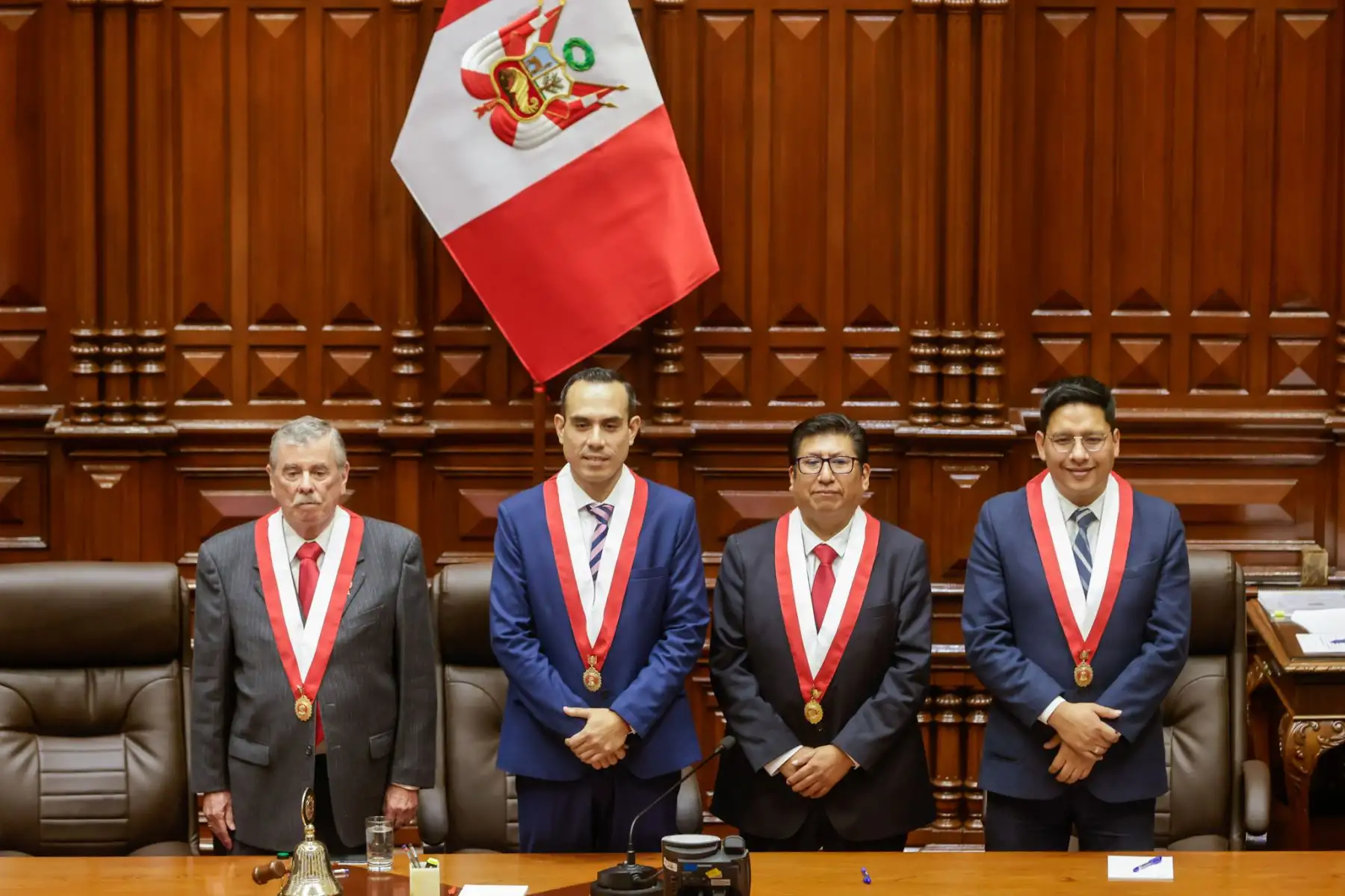 Con 126 votos emitidos, el Congreso eligió a la nueva Mesa Directiva para el periodo 2025-2026, encabezada por José Enrique Jerí Oré como presidente. La lista ganadora obtuvo 79 votos, frente a los 40 de la lista 2; además, se registraron 3 votos en blanco y 4 viciados. Completan la Mesa Directiva: Fernando Miguel Rospigliosi Capurro (primer vicepresidente), Waldemar Cerrón Rojas (segundo vicepresidente) e Ilich Freddy López Ureña (tercer vicepresidente). Foto: ANDINA/Luis Iparraguirre