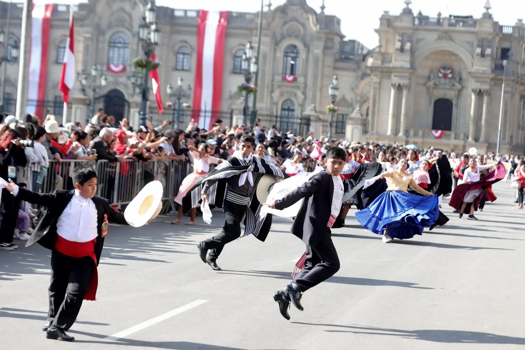 Municipalidad de Lima celebra Fiestas Patrias con conciertos, danzas y pasacalles, entre las actividades destacan el gran concierto por el aniversario, con la participación de reconocidos artistas nacionales.
Foto: ANDINA/Eddy Ramos